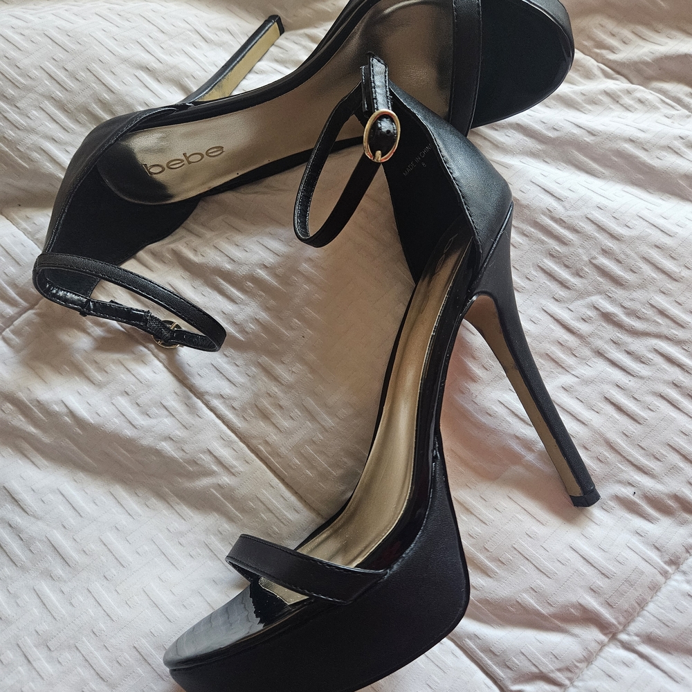 Elegant Black Stiletto Heels - Picture 5 of 6